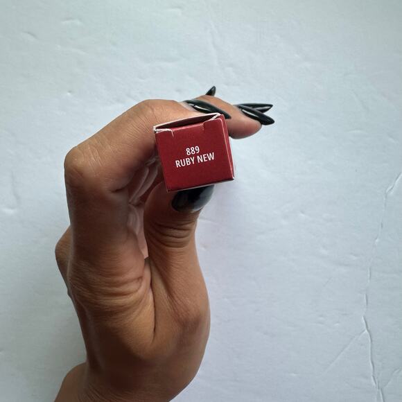 MAC Powder Kiss Velvet Blur Slim Stick - 889 Ruby Red - Picture 5 of 6